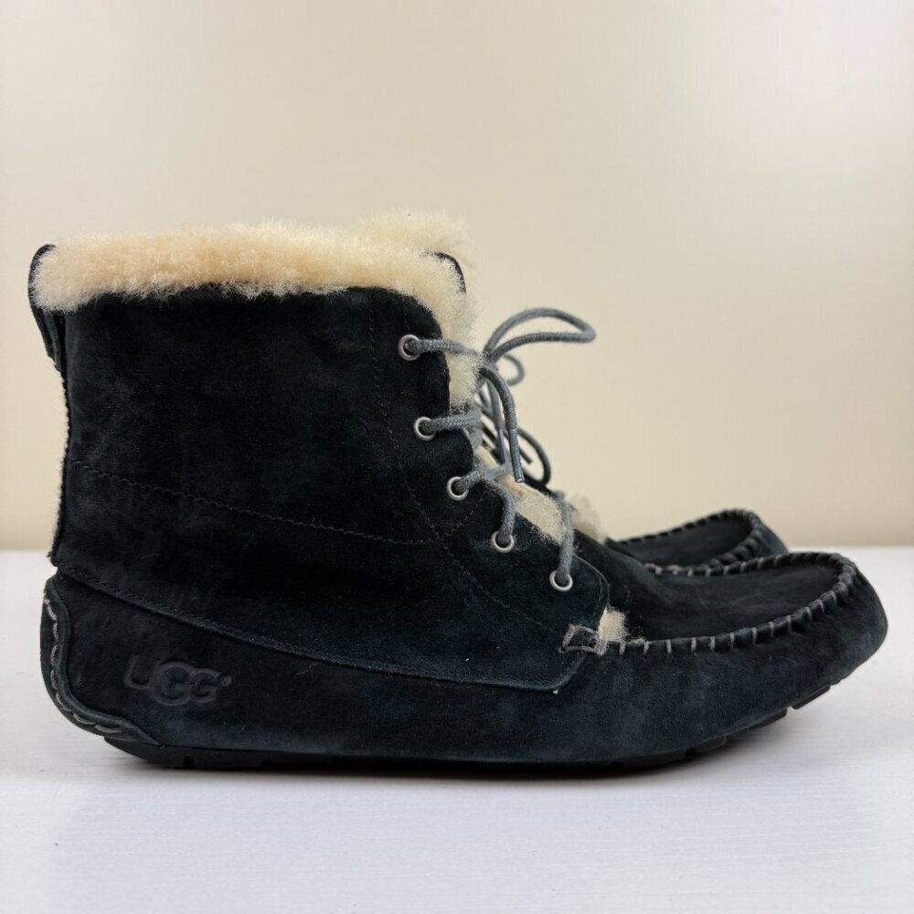 EUC UGG Chickaree Black Sheepskin Suede Lace Up Boots S/N 1007716 - Picture 3 of 11
